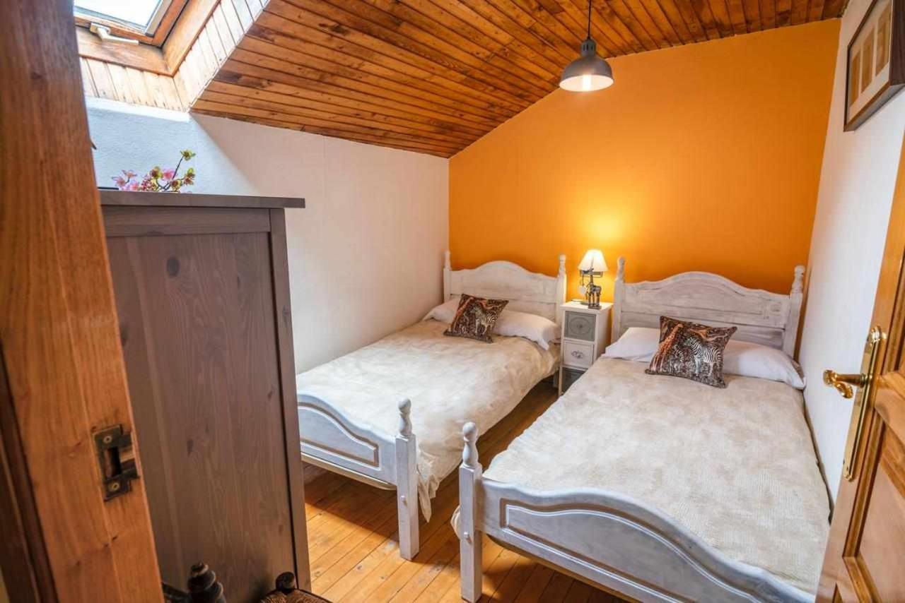 Casa Rural La Carrozal Senda Del Oso Orelleiru ภายนอก รูปภาพ