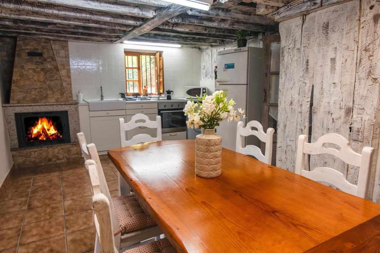 Casa Rural La Carrozal Senda Del Oso Orelleiru ภายนอก รูปภาพ