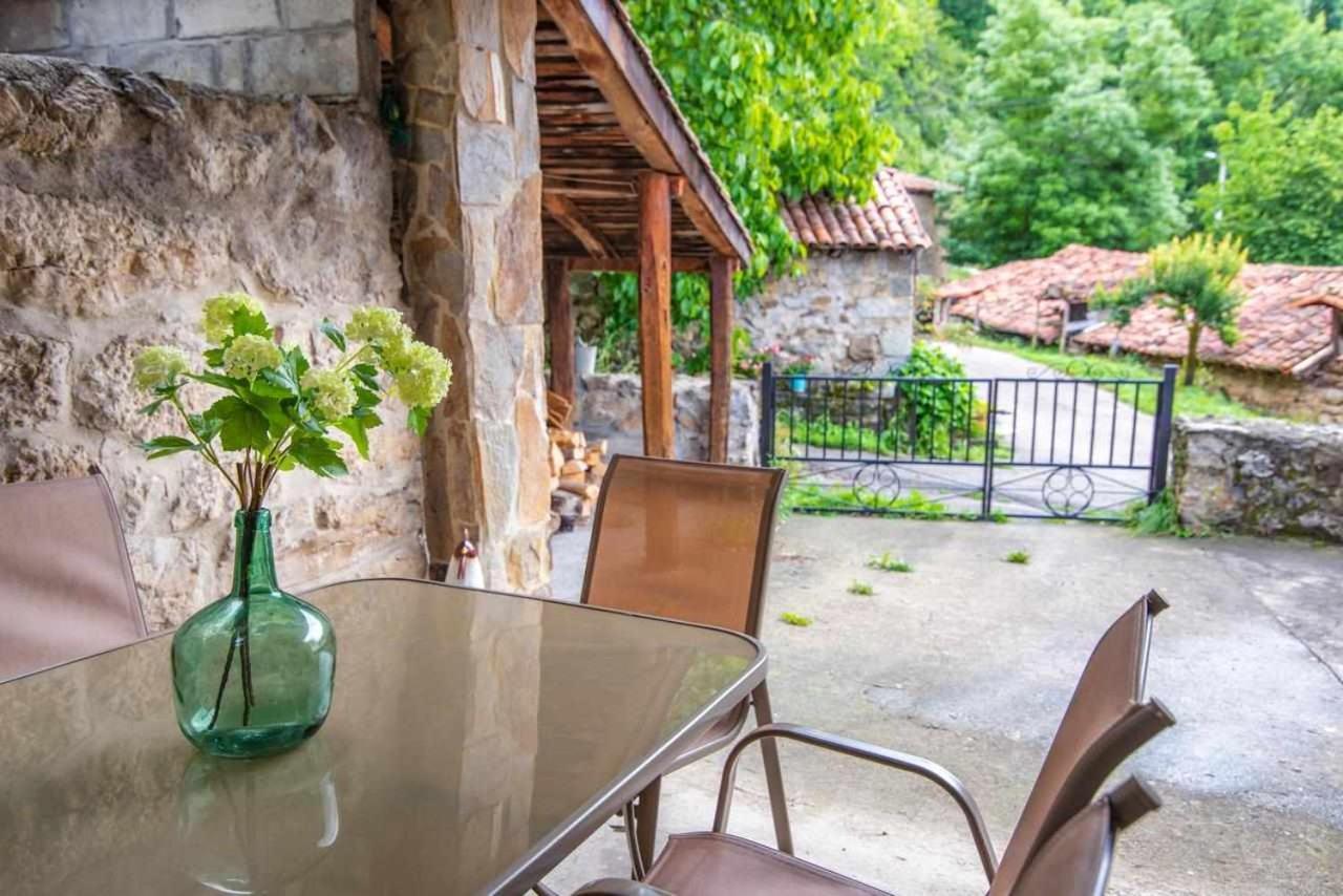 Casa Rural La Carrozal Senda Del Oso Orelleiru ภายนอก รูปภาพ